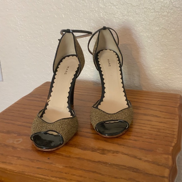 Marc Jacobs Glittery Golden Heel With Ankle Strap - Size 8 - Picture 2 of 6